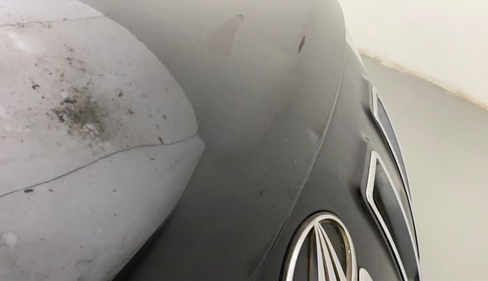 2016 Mahindra TUV300 T8, Diesel, Manual, 75,589 km, Bonnet (hood) - Slightly dented