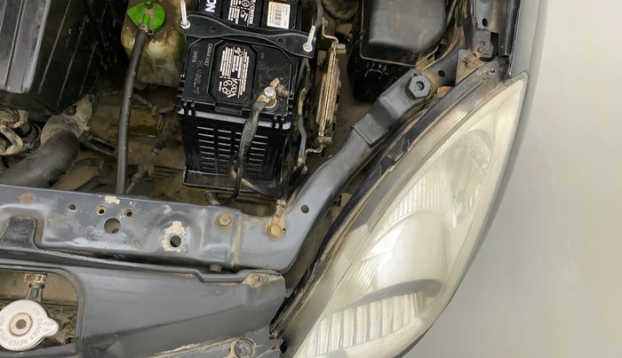 2011 Maruti Swift Dzire VXI, Petrol, Manual, 64,058 km, Left headlight - Clamp has minor damage