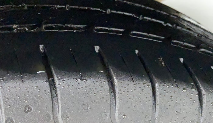 2016 Hyundai Creta BASE 1.6 PETROL, Petrol, Manual, 1,15,873 km, Left Rear Tyre Tread