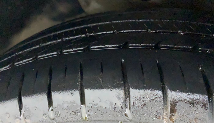 2016 Hyundai Creta BASE 1.6 PETROL, Petrol, Manual, 1,15,873 km, Left Front Tyre Tread