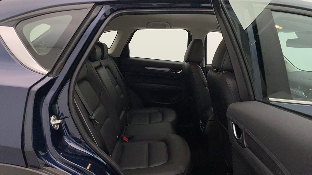2025 Mazda CX-5 G25 Touring (AWD), Automatic, 5640 km, Right Side Rear Door Cabin View