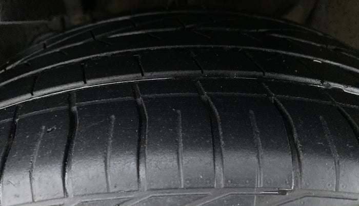 2018 Tata NEXON XZ+ 1.2 DUAL TONE, Petrol, Manual, 43,399 km, Left Front Tyre Tread