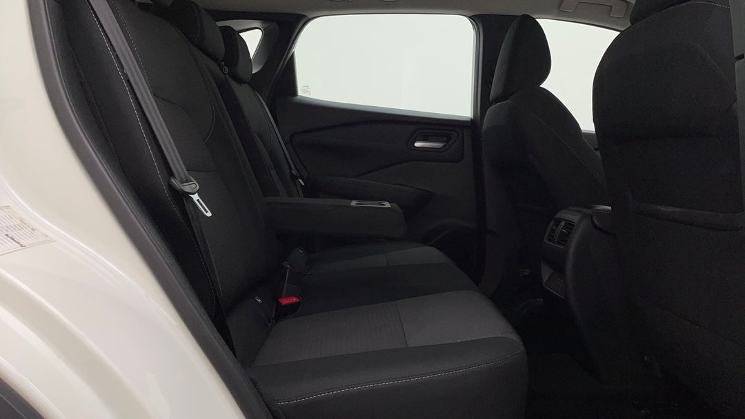 2022 Nissan Qashqai St, Automatic, 31706 km, Right Side Rear Door Cabin View