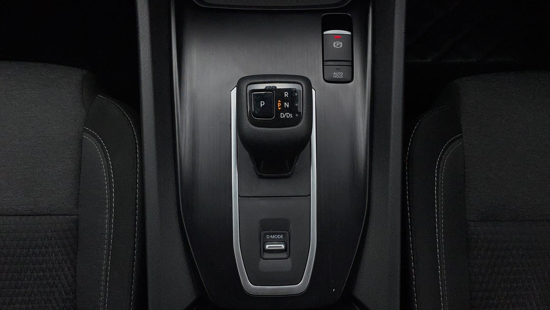 2022 Nissan Qashqai St, Automatic, 31706 km, Gear Lever 