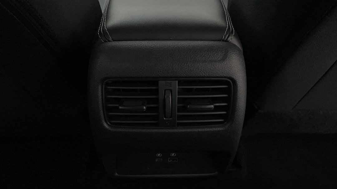 2022 Nissan Qashqai St, Automatic, 31706 km, Rear A/C Vent