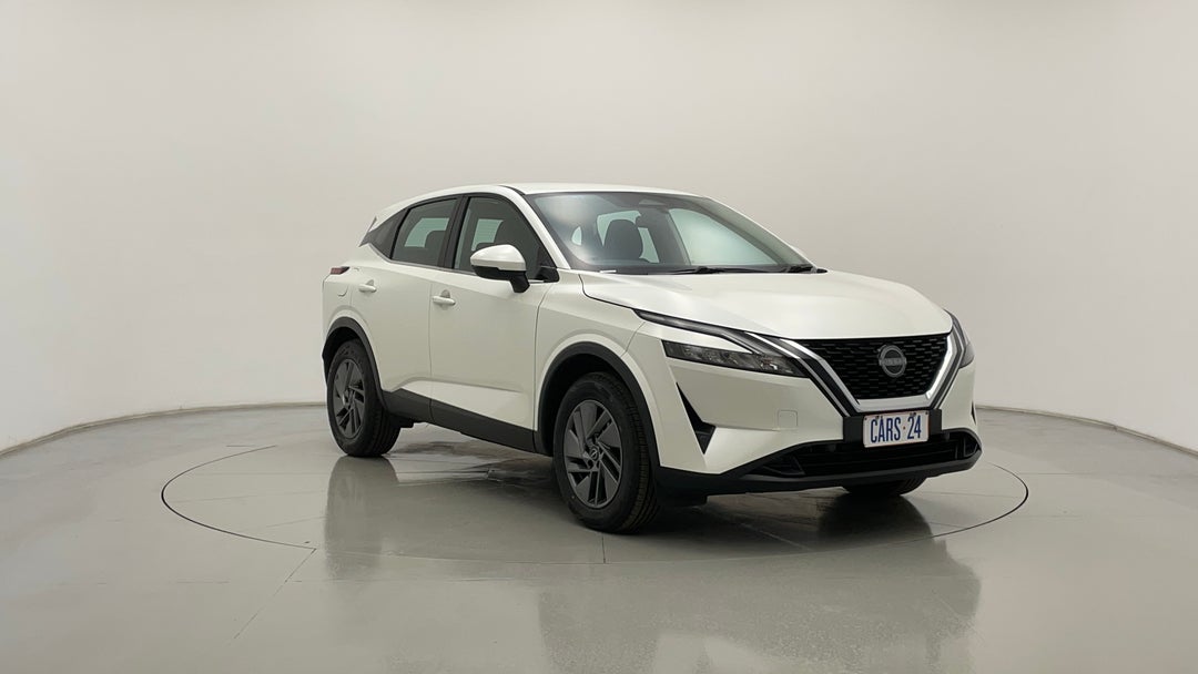 2022 Nissan Qashqai St, Automatic, 31706 km, Right Front Diagonal (45- Degree) View