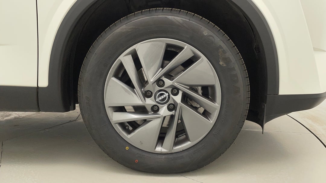 2022 Nissan Qashqai St, Automatic, 31706 km, Right Front Wheel