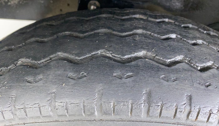 2018 Maruti Eeco 5 STR WITH AC PLUSHTR, Petrol, Manual, 37,135 km, Left Front Tyre Tread
