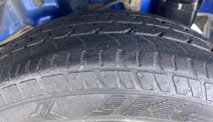 2015 Hyundai Eon MAGNA PLUS, Petrol, Manual, 58,087 km, Left Rear Tyre Tread
