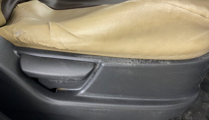 2015 Hyundai Eon MAGNA PLUS, Petrol, Manual, 58,087 km, Driver Side Adjustment Panel
