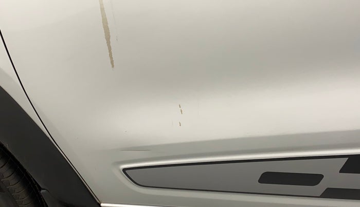 2016 Renault Kwid RXT 1.0, Petrol, Manual, 47,443 km, Front passenger door - Slightly dented