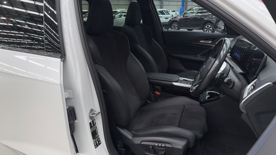 2023 BMW X1 xDrive20i M Sport, Automatic, 55868 km, Drivers Side Adjustment Panel