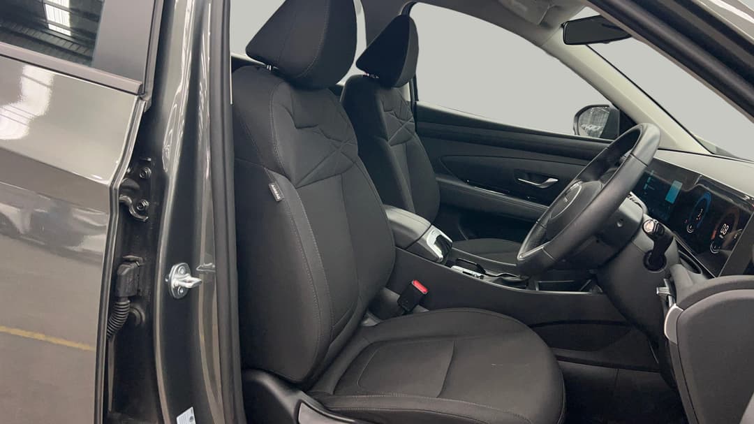 2025 Hyundai Tucson (FWD), Automatic, 20451 km, Right Side Front Door Cabin View