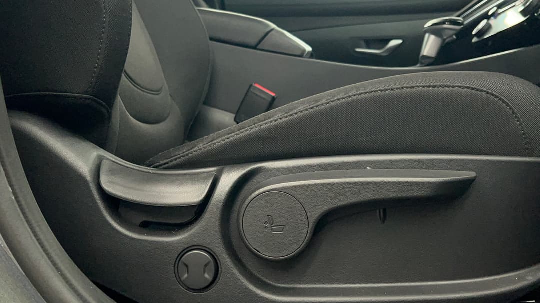 2025 Hyundai Tucson (FWD), Automatic, 20451 km, Drivers Side Adjustment Panel