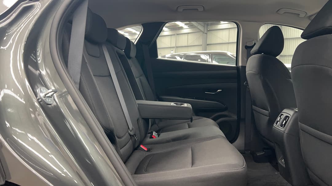 2025 Hyundai Tucson (FWD), Automatic, 20451 km, Right Side Rear Door Cabin View