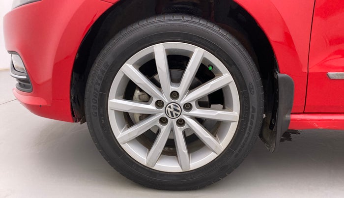 2018 Volkswagen Polo HIGHLINE 1.0L, Petrol, Manual, 34,137 km, Left Front Wheel
