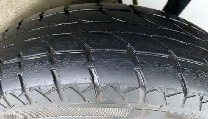 2017 Maruti Wagon R 1.0 LXI, Petrol, Manual, 23,623 km, Left Rear Tyre Tread