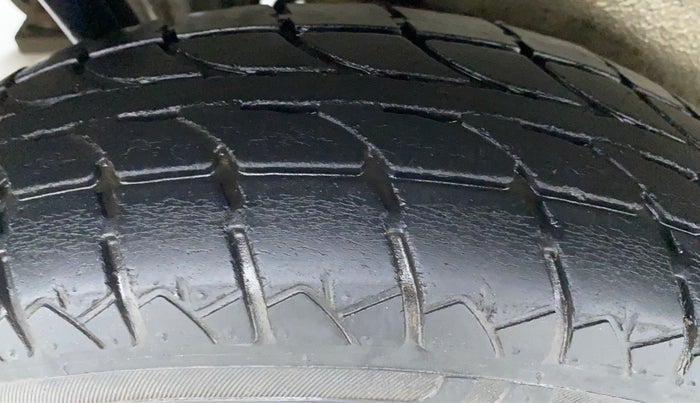 2017 Maruti Wagon R 1.0 LXI, Petrol, Manual, 23,623 km, Right Rear Tyre Tread