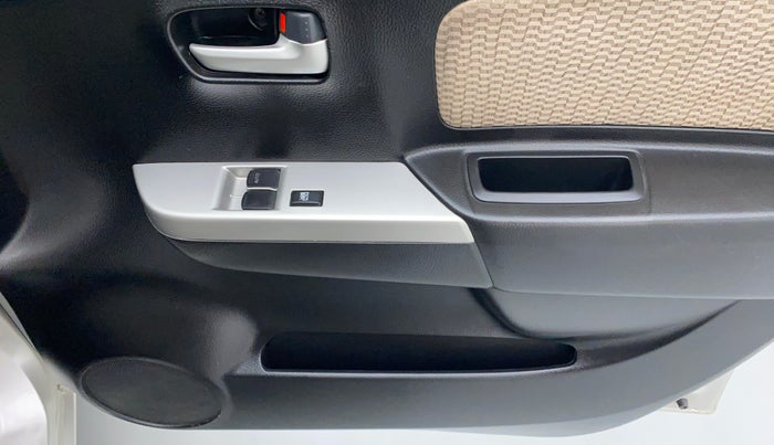 2017 Maruti Wagon R 1.0 LXI, Petrol, Manual, 23,623 km, Driver Side Door Panels Control