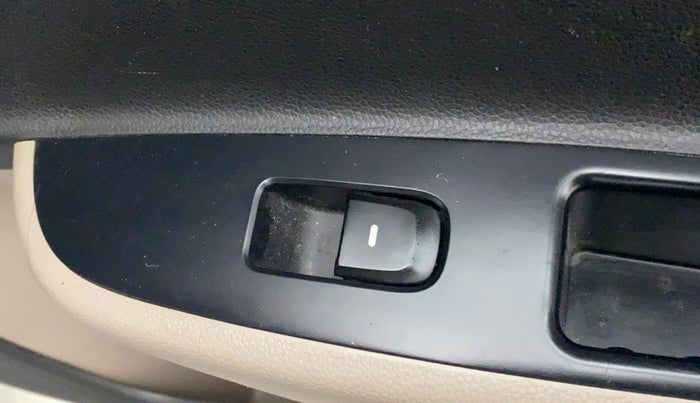 2015 Hyundai Grand i10 MAGNA 1.2 KAPPA VTVT, Petrol, Manual, 28,053 km, Right rear window switch / handle - Switch/handle not functional