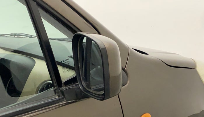 2017 Maruti Wagon R 1.0 VXI, Petrol, Manual, 19,020 km, Right rear-view mirror - Mirror has minor damage