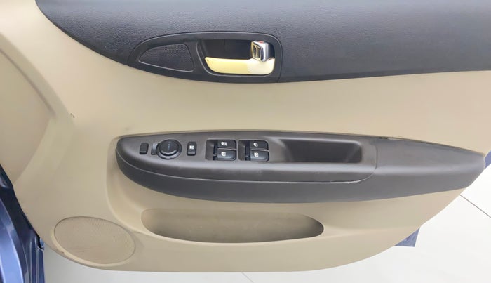 2012 Hyundai i20 SPORTZ 1.2, Petrol, Manual, 81,496 km, Driver Side Door Panels Control