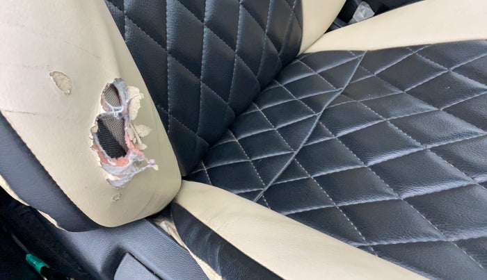 2019 Hyundai Elite i20 ASTA 1.2 (O), Petrol, Manual, 59,713 km, Driver seat - Cover slightly torn