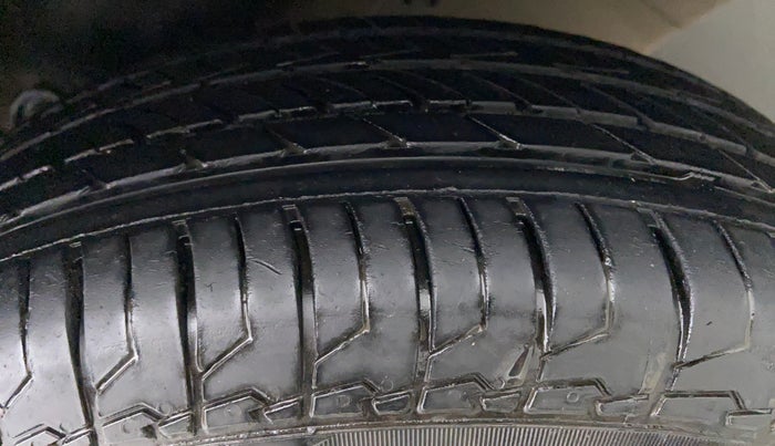 2014 Honda Amaze 1.2 SMT I VTEC, Petrol, Manual, 37,511 km, Left Rear Tyre Tread