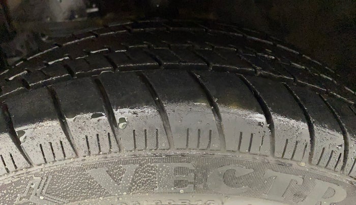 2014 Toyota Etios G, Petrol, Manual, 76,413 km, Left Front Tyre Tread