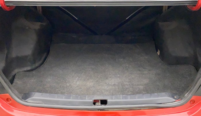 2014 Toyota Etios G, Petrol, Manual, 76,413 km, Boot Inside