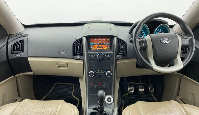 2016 Mahindra XUV500 W10, Diesel, Manual, 42,916 km, Dashboard
