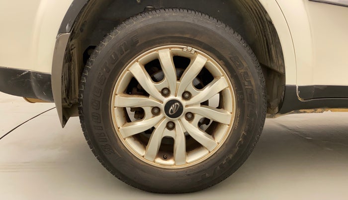 2016 Mahindra XUV500 W10, Diesel, Manual, 42,916 km, Right Rear Wheel