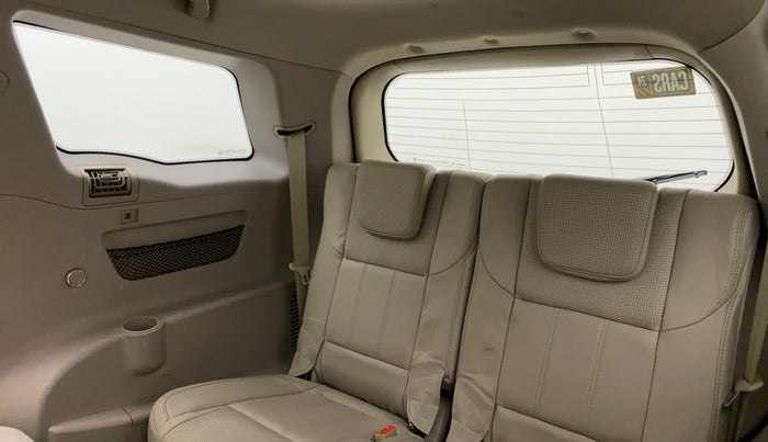2016 Mahindra XUV500 W10, Diesel, Manual, 42,916 km, Third Seat Row ( optional )