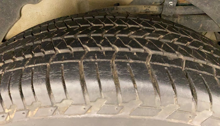 2016 Mahindra XUV500 W10, Diesel, Manual, 42,916 km, Left Rear Tyre Tread