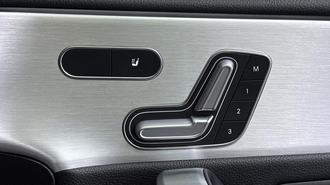 2019 Mercedes-benz A200 A200, Automatic, 43519 km, Drivers Side Adjustment Panel