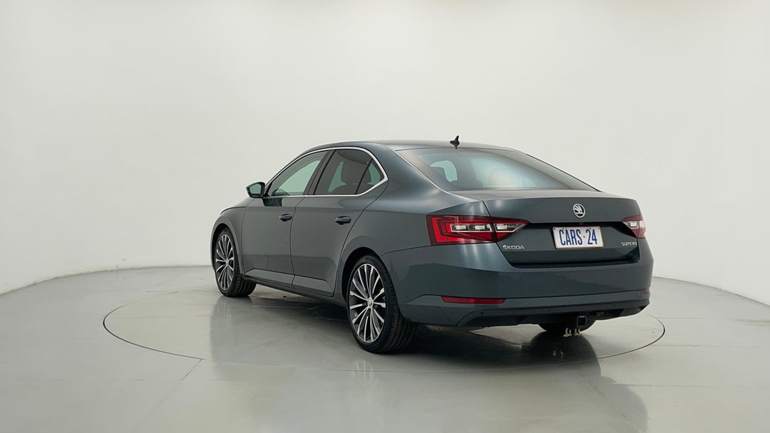 Left Back Diagonal (45- Degree) View