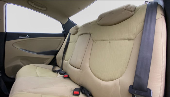 2016 Hyundai Verna FLUIDIC 1.4 VTVT, Petrol, Manual, 67,905 km, Right Side Rear Door Cabin View