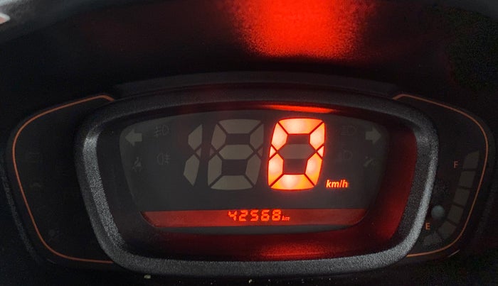 2017 Renault Kwid 1.0 RXT Opt, Petrol, Manual, 42,566 km, Odometer Image