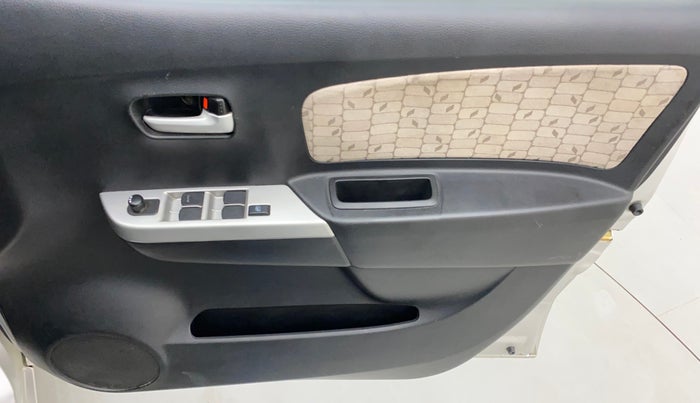 2013 Maruti Wagon R 1.0 VXI, Petrol, Manual, 40,320 km, Driver Side Door Panels Control