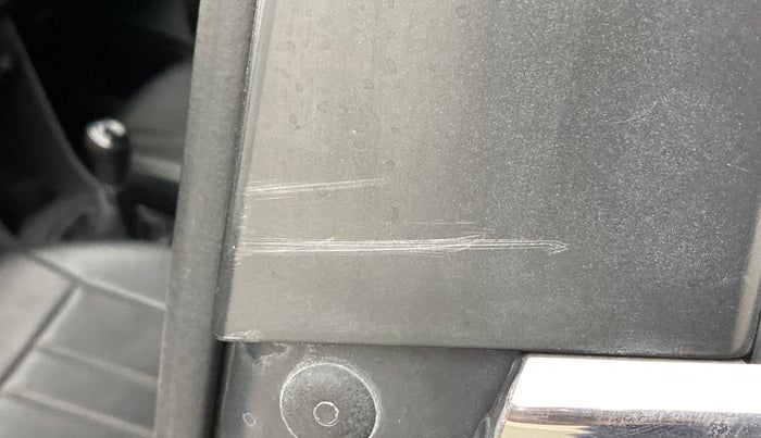 2019 Volkswagen Polo TRENDLINE 1.0L, Petrol, Manual, 49,049 km, Left B pillar - Minor scratches