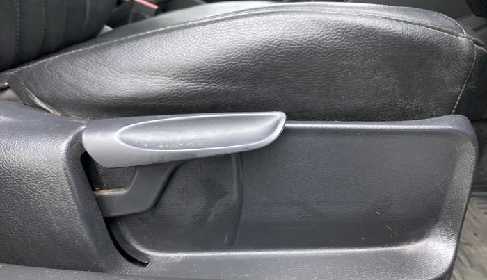 2019 Volkswagen Polo TRENDLINE 1.0L, Petrol, Manual, 49,049 km, Driver Side Adjustment Panel