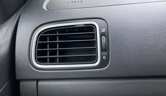 2019 Volkswagen Polo TRENDLINE 1.0L, Petrol, Manual, 49,049 km, AC Unit - Front vent has minor damage