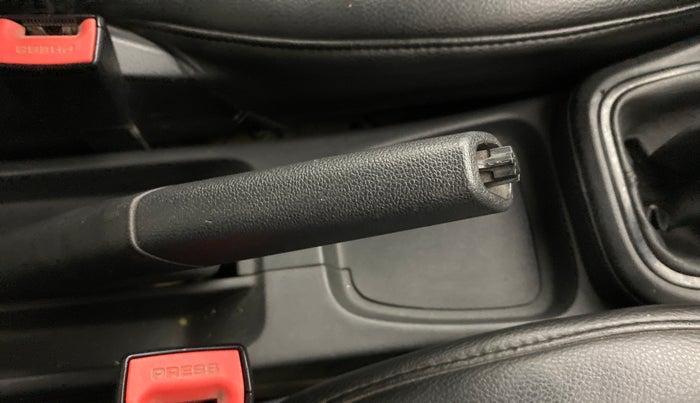 2019 Volkswagen Polo TRENDLINE 1.0L, Petrol, Manual, 49,049 km, Gear lever - Hand brake lever cover torn