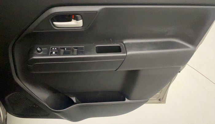 2021 Maruti New Wagon-R VXI 1.0, Petrol, Manual, 11,848 km, Driver Side Door Panels Control