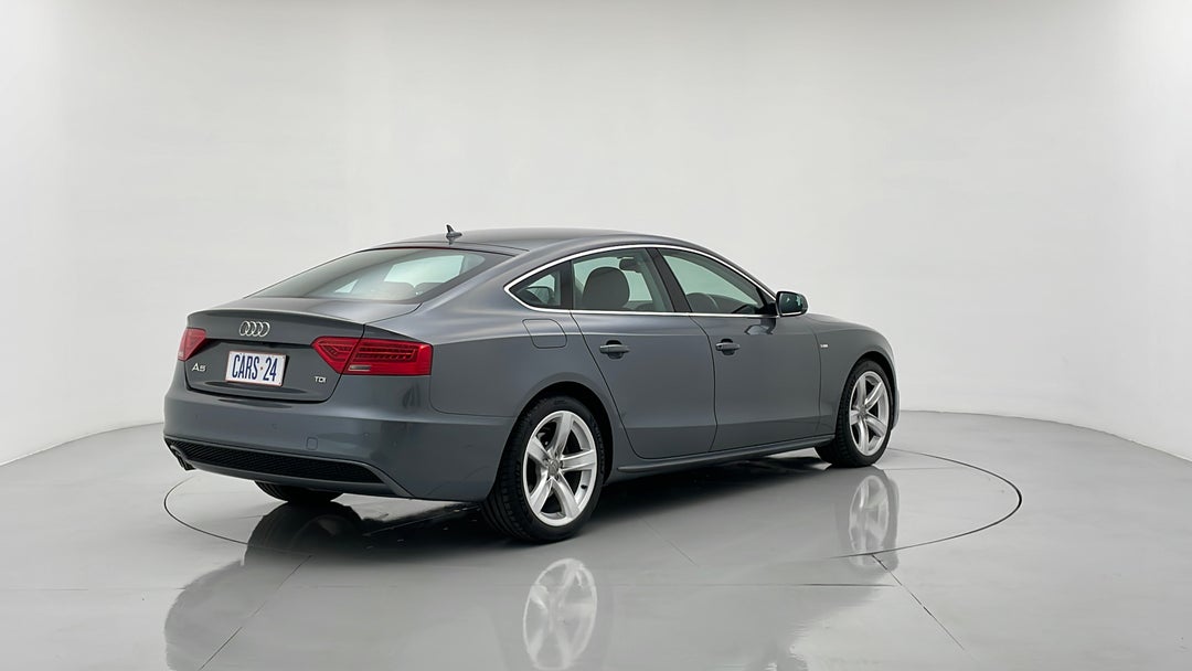 Right Back Diagonal (45- Degree) View