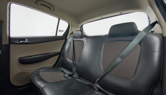2012 Hyundai i20 MAGNA O 1.2, Petrol, Manual, 56,937 km, Right Side Rear Door Cabin