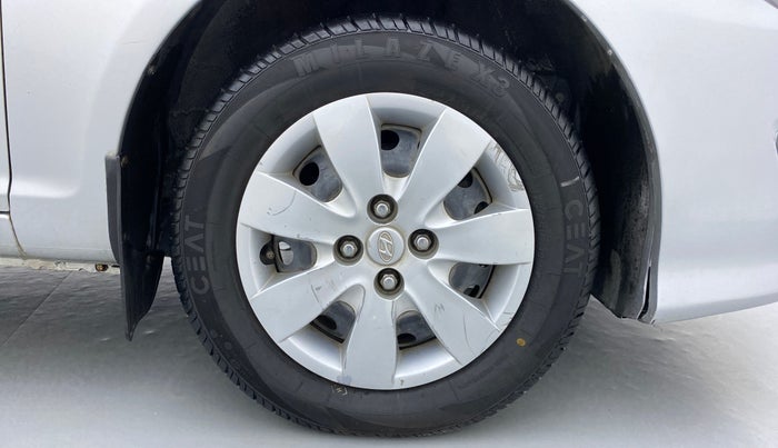 2010 Hyundai Verna TRANSFORM 1.6 VTVT, Petrol, Manual, 63,969 km, Right Front Wheel