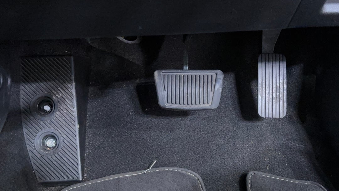 2023 Hyundai Venue Venue, Automatic, 57413 km, Pedals and Footmat