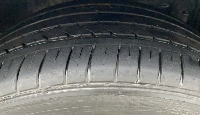 2018 Toyota YARIS G MT, CNG, Manual, 64,453 km, Right Front Tyre Tread