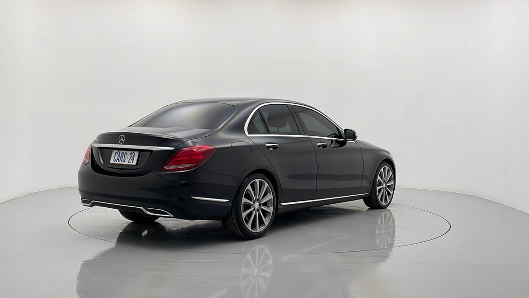 Right Back Diagonal (45- Degree) View